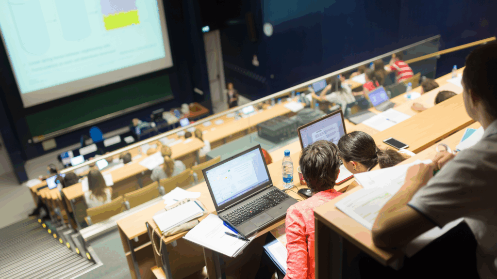A photo of a university lecture hall.